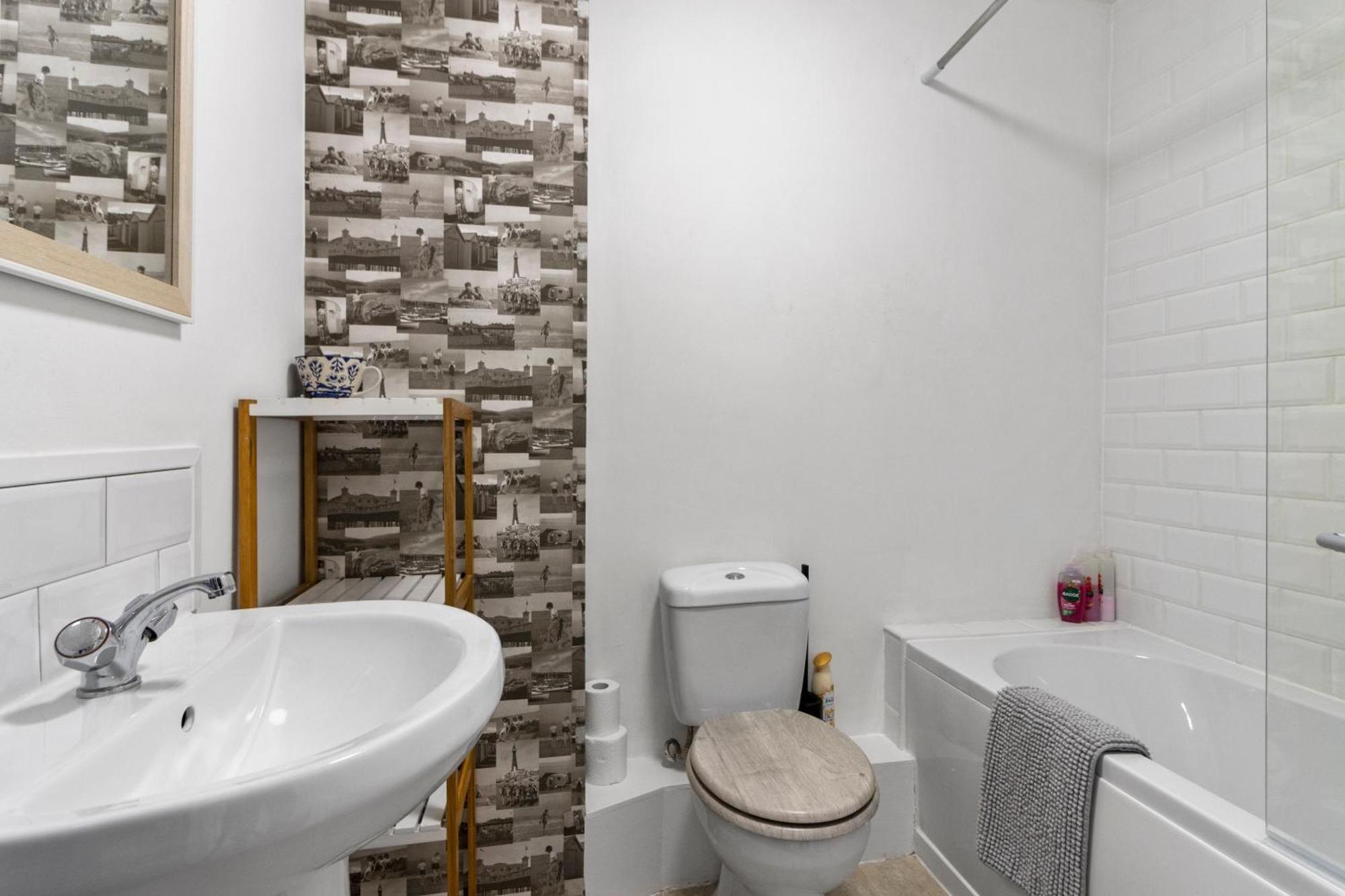 Apartment Our Happy Place- With Parking & Upgraded Wifi For 2025 Brixham