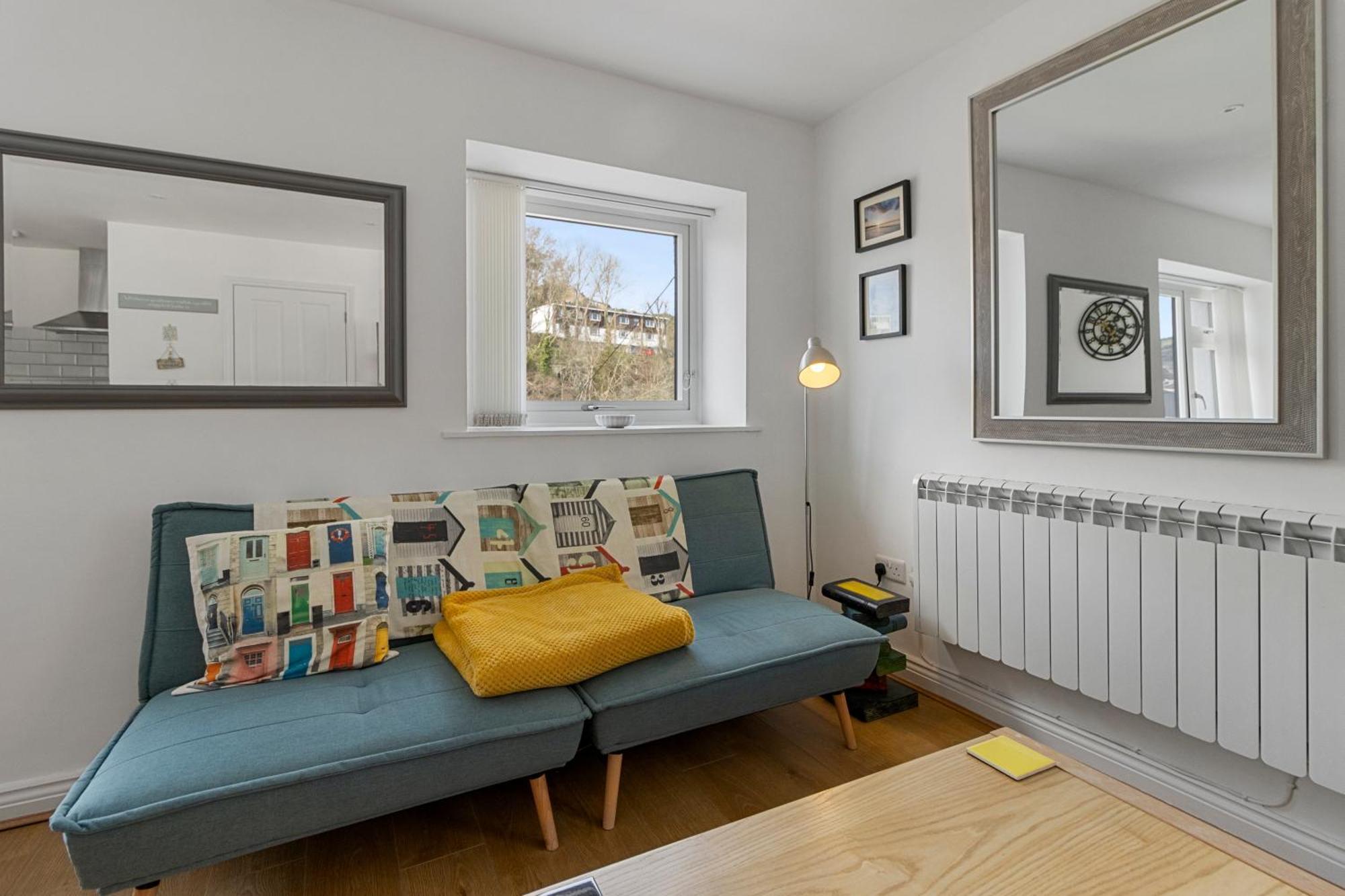 Apartment Our Happy Place- With Parking & Upgraded Wifi For 2025 Brixham